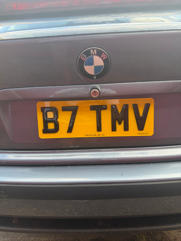 MAGNETIC NUMBER PLATE HOLDER
